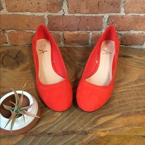 Atmosphere Round Toe Chunky Kitten Heels